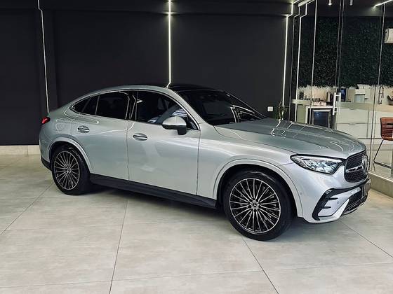 MERCEDES-BENZ GLC 300 2.0 MHEV AMG LINE COUPÉ 4MATIC 9G-TRONIC